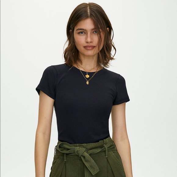 Aritzia Tops - NWT Aritzia Wilfred Helaine Crop T-Shirt in Black